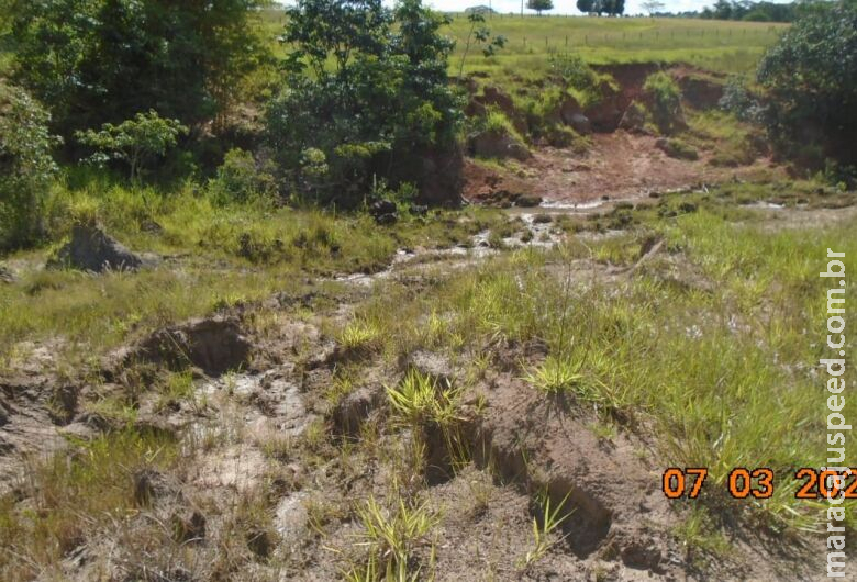 Mulher é multada em R$ 6 mil por erosões em áreas protegidas Mulher é multada em R$ 6 mil por erosões em áreas protegidas