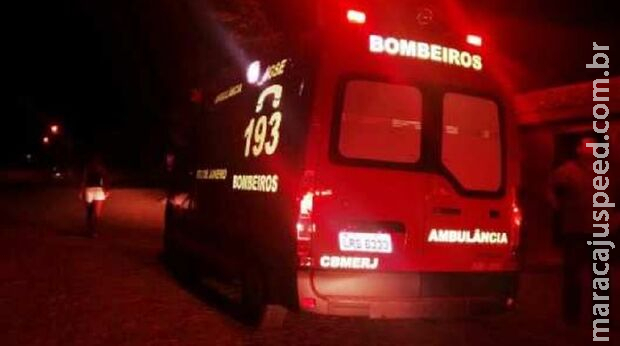 Mulher é socorrida às pressas ao ser esfaqueada no pescoço pelo companheiro no Taquarussu Mulher é socorrida às pressas ao ser esfaqueada no pescoço pelo companheiro no Taquarussu