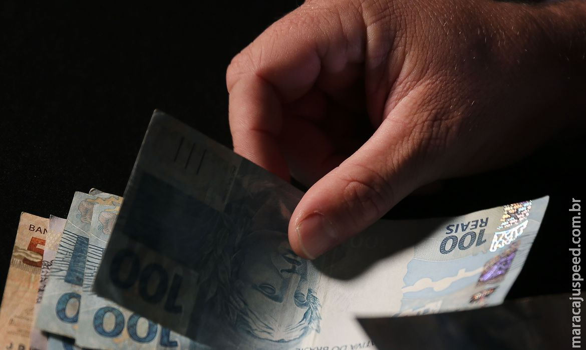 Nascidos até 1968 podem agendar saque de valores esquecidos Nascidos até 1968 podem agendar saque de valores esquecidos