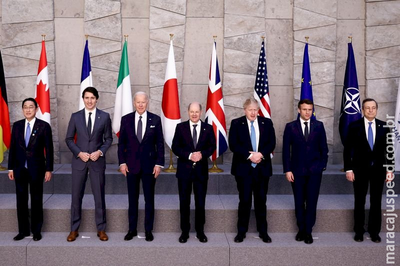 Ocidente se une em apoio à Ucrânia, mas UE se divide sobre proibição de compra de energia da Rússia Ocidente se une em apoio à Ucrânia, mas UE se divide sobre proibição de compra de energia da Rússia