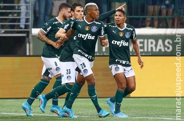 Palmeiras bate o Corinthians e garante melhor campanha geral Palmeiras bate o Corinthians e garante melhor campanha geral
