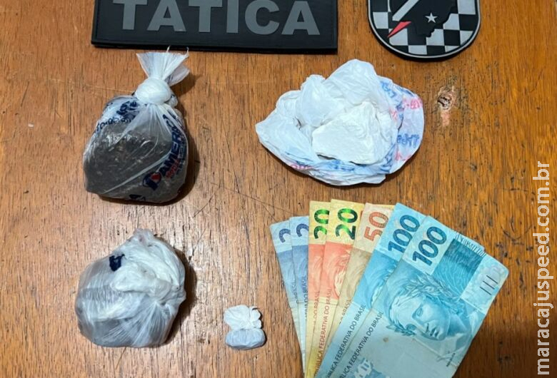 Quatro pessoas são detidas enquanto tentavam lançar drogas em presídio Quatro pessoas são detidas enquanto tentavam lançar drogas em presídio