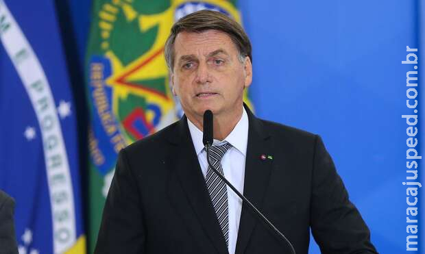 Rejeição de Bolsonaro cai, mas aprovação pouco muda em pesquisa da PoderData
