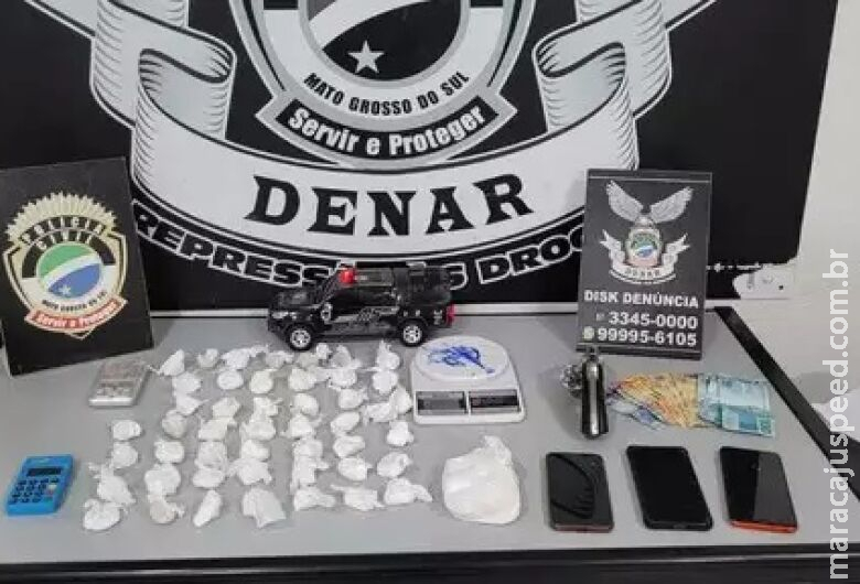 Responsável por "delivery" de drogas, traficante é preso com cocaína Responsável por "delivery" de drogas, traficante é preso com cocaína