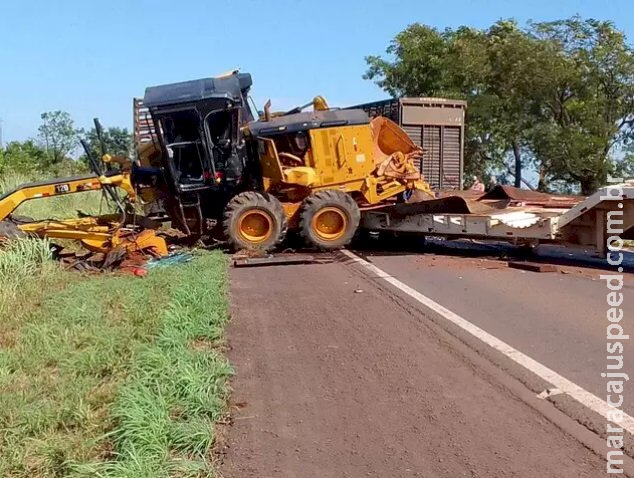 Sobrevivente de acidente entre carretas, caminhoneiro teve a perna amputada Sobrevivente de acidente entre carretas, caminhoneiro teve a perna amputada