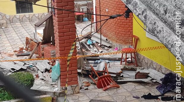 Viga de concreto cede e mata criança de 10 anos em SP Viga de concreto cede e mata criança de 10 anos em SP