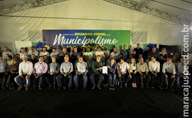 71 prefeitos de MS assinam carta em ato de apoio à pré-candidatura de Eduardo Riedel 71 prefeitos de MS assinam carta em ato de apoio à pré-candidatura de Eduardo Riedel