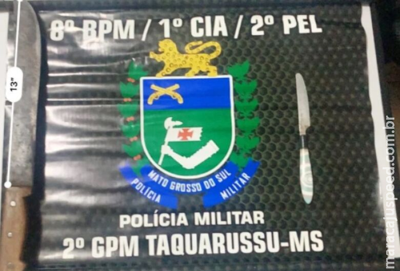 Armado com duas facas homem invade velório, ameaça pessoas e acaba preso Armado com duas facas homem invade velório, ameaça pessoas e acaba preso