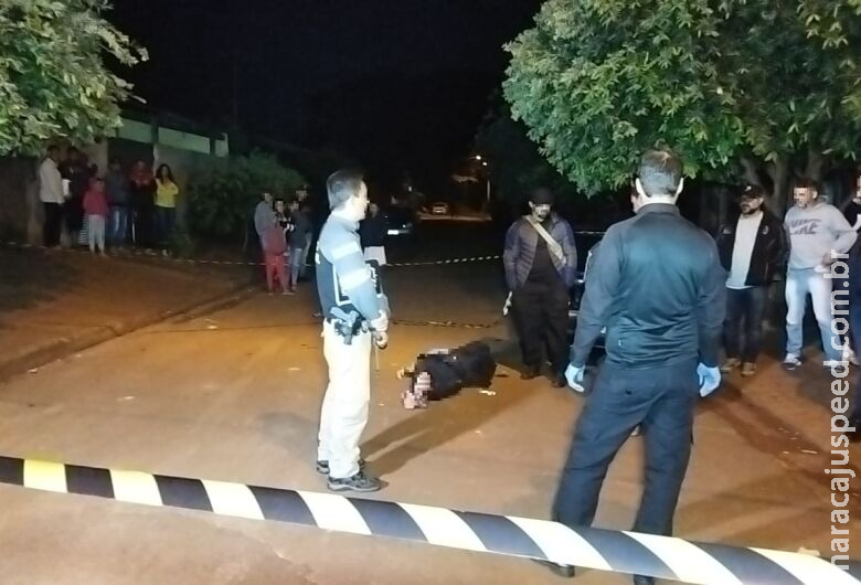 Autor de homicídio no Estrela Porã se apresenta à polícia e alega legítima defesa Autor de homicídio no Estrela Porã se apresenta à polícia e alega legítima defesa