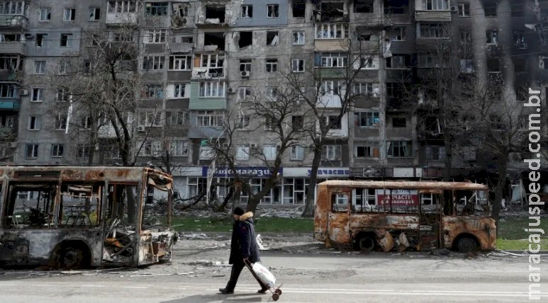 Autoridades tentarão retirar civis de Mariupol enquanto bombardeios continuam Autoridades tentarão retirar civis de Mariupol enquanto bombardeios continuam