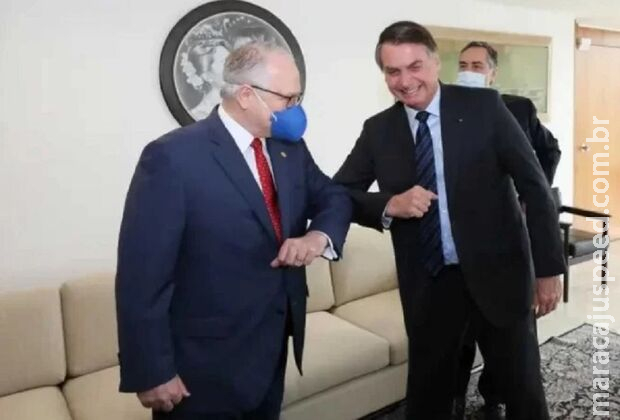 Bolsonaro diz que se depender do Fachin, Lula será presidente Bolsonaro diz que se depender do Fachin, Lula será presidente
