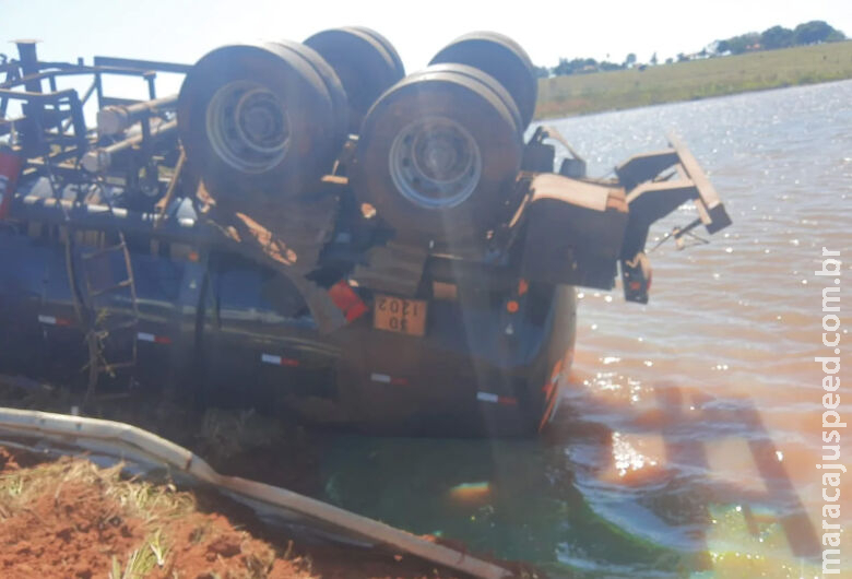 Caminhão tomba, óleo vaza em represa e empresa leva multa de R$ 100 mil