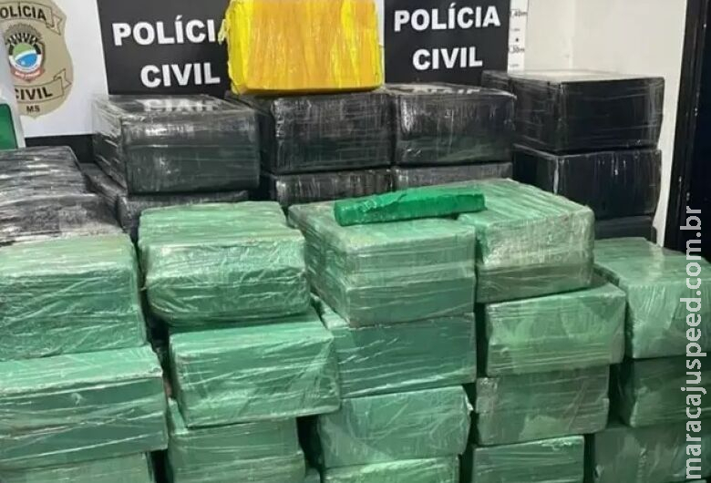 Carro estraga e dupla é presa com 1,3 tonelada de maconha