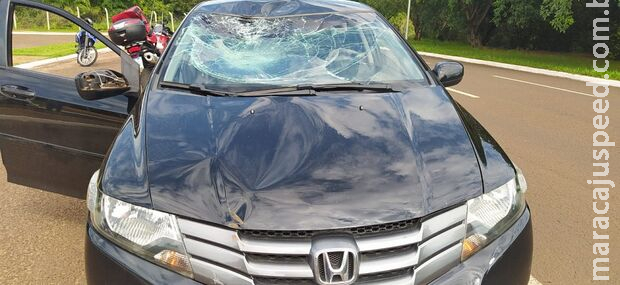 Ciclista é atropelado e para em cima do capô de carro no Aero Rancho; estado é grave Ciclista é atropelado e para em cima do capô de carro no Aero Rancho; estado é grave