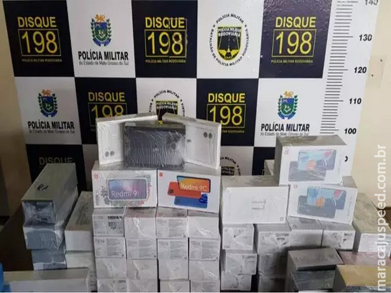Contrabandista é preso com R$ 213 mil em celulares e cigarros do Paraguai Contrabandista é preso com R$ 213 mil em celulares e cigarros do Paraguai