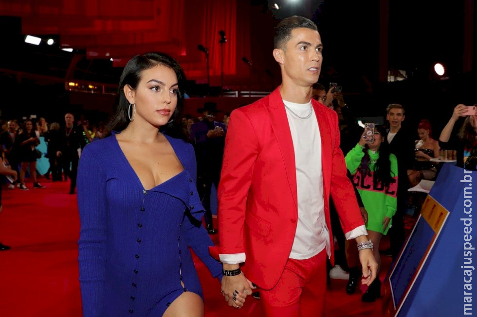 Cristiano Ronaldo anuncia morte de um dos filhos gêmeos Cristiano Ronaldo anuncia morte de um dos filhos gêmeos