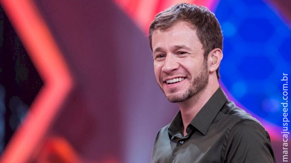 Globo surpreende e anuncia retorno de Tiago Leifert