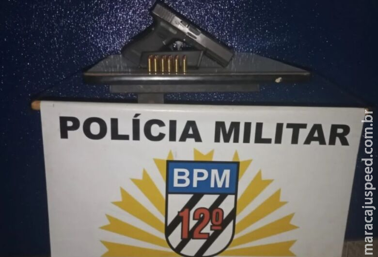 Homem é preso com arma de fogo em lanchonete Homem é preso com arma de fogo em lanchonete