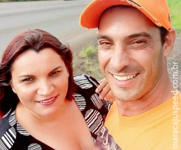 Homem executa esposa com tiros de espingarda e depois se mata na frente da filha no MT Homem executa esposa com tiros de espingarda e depois se mata na frente da filha no MT