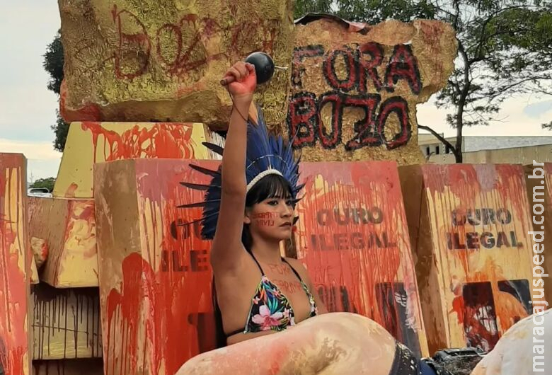 Indígenas fazem protesto em Brasília contra garimpo ilegal