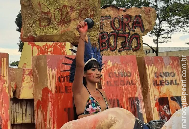 Indígenas fazem protesto em Brasília contra garimpo ilegal Indígenas fazem protesto em Brasília contra garimpo ilegal