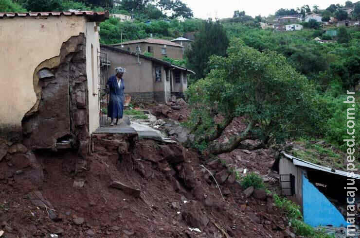 Inundações na África do Sul deixam 395 mortos Inundações na África do Sul deixam 395 mortos