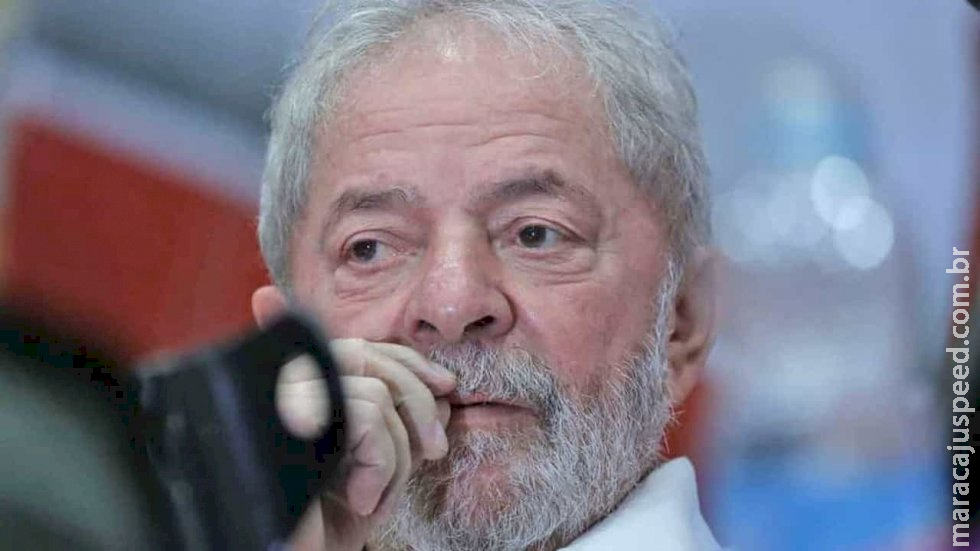 Lula promete ministério a indígenas e faz mea culpa em visita a acampamento Lula promete ministério a indígenas e faz mea culpa em visita a acampamento