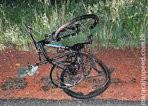 Motorista atropela e mata três ciclistas em rodovia no RN; suspeito fugiu do local Motorista atropela e mata três ciclistas em rodovia no RN; suspeito fugiu do local
