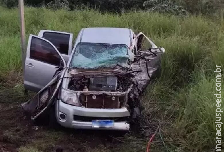 Motorista morre em acidente entre Hilux e Land Rover Motorista morre em acidente entre Hilux e Land Rover