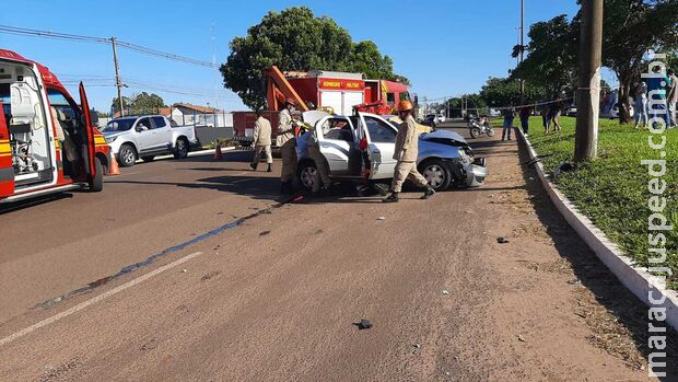 Motorista que bateu em poste no Coophavila segue sob cuidados médicos na Santa Casa Motorista que bateu em poste no Coophavila segue sob cuidados médicos na Santa Casa