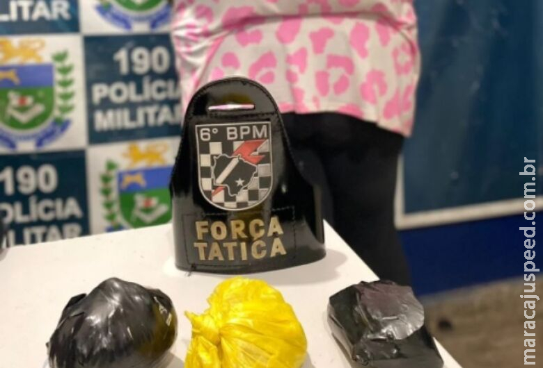 Mulher é presa por tráfico de drogas ao tentar embarcar em ônibus Mulher é presa por tráfico de drogas ao tentar embarcar em ônibus