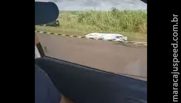 Mulher nua morre atropelada por carreta na BR-262, em Anastácio Mulher nua morre atropelada por carreta na BR-262, em Anastácio