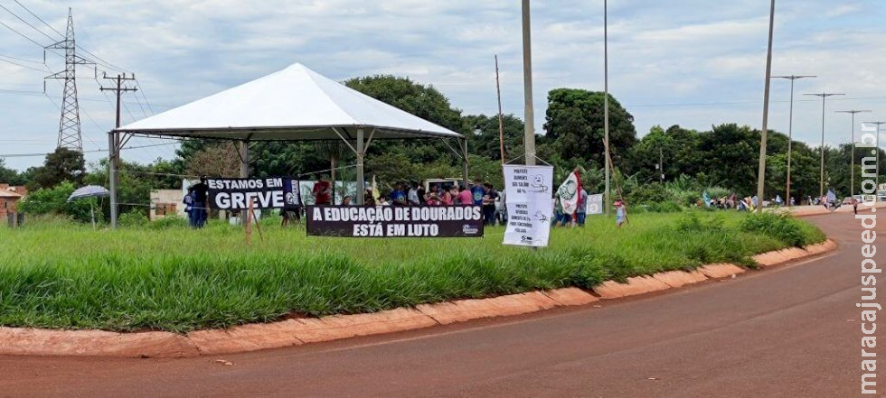 Na quarta semana de greve, educadores enviarão nova contraproposta ao prefeito Na quarta semana de greve, educadores enviarão nova contraproposta ao prefeito