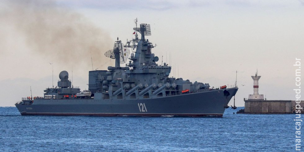 Navio russo Moskva é gravemente danificado