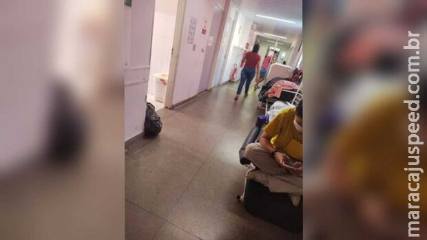 Paciente flagra crianças em estado grave internadas no corredor de hospital em Campo Grande Paciente flagra crianças em estado grave internadas no corredor de hospital em Campo Grande
