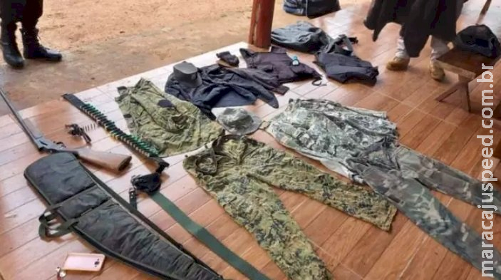 Polícia prende homem com roupas e armas utilizadas por pistoleiros em chacina Polícia prende homem com roupas e armas utilizadas por pistoleiros em chacina