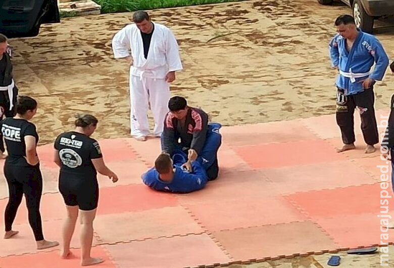 Policiais penais de Dourados apostam no jiu-jitsu para defesa pessoal Policiais penais de Dourados apostam no jiu-jitsu para defesa pessoal