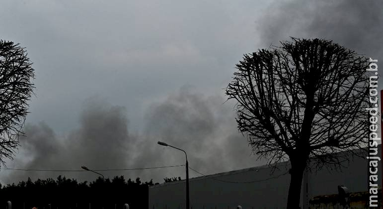 Rússia bombardeia mais uma fábrica de armamentos perto de Kiev após naufrágio de navio Rússia bombardeia mais uma fábrica de armamentos perto de Kiev após naufrágio de navio