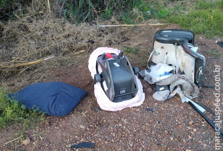 Sobrevivente de acidente que matou três pessoas diz que motorista de Escort invadiu pista Sobrevivente de acidente que matou três pessoas diz que motorista de Escort invadiu pista
