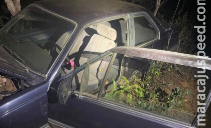 Veículo furtado é encontrado abandonado Veículo furtado é encontrado abandonado