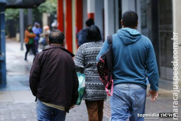 À espera de frio de 4°C, mudança começa no sábado com chuva e mínimas despencam na segunda À espera de frio de 4°C, mudança começa no sábado com chuva e mínimas despencam na segunda