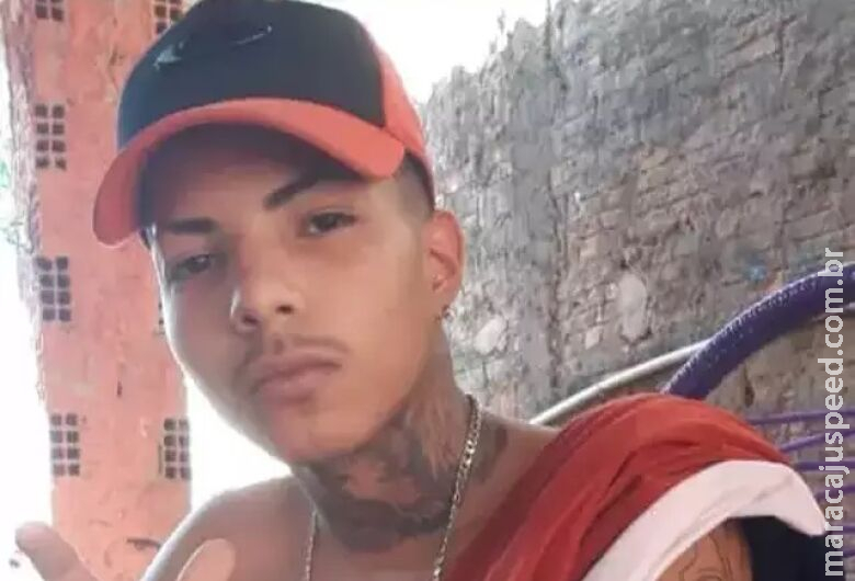 Adolescente morre após bater de frente com veículo durante baile funk Adolescente morre após bater de frente com veículo durante baile funk