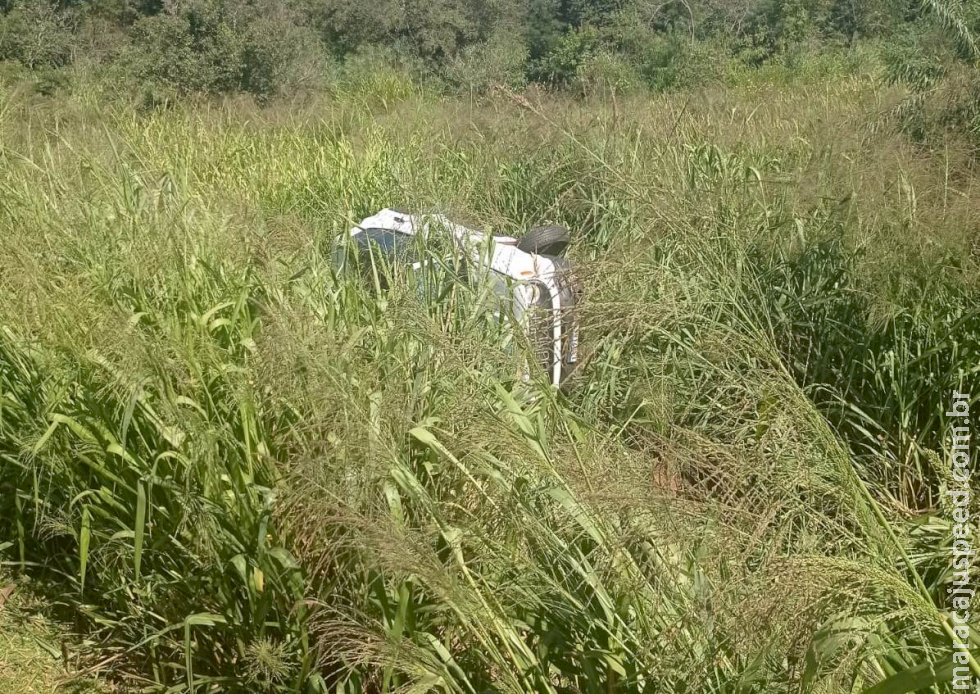 Após perseguição da PRF, carro capota próximo a Caarapó e homem é preso