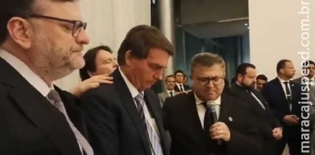 Apóstolo de Campo Grande unge Bolsonaro em Brasília: Apóstolo de Campo Grande unge Bolsonaro em Brasília: