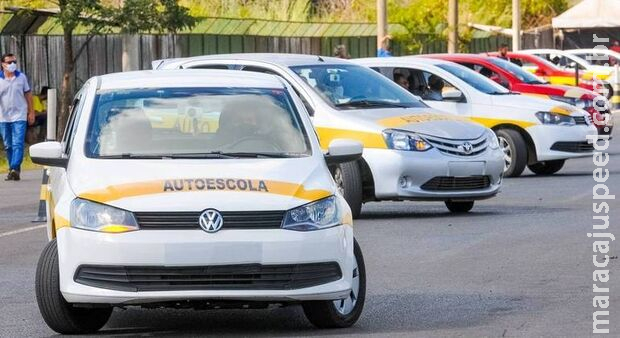 Aulas em autoescolas para tirar a CNH pode deixar de ser obrigatórias Aulas em autoescolas para tirar a CNH pode deixar de ser obrigatórias