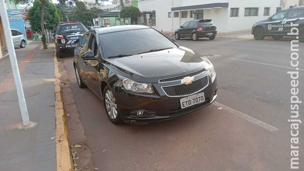 Carro blindado usado no tiroteio da tabacaria é encontrado abandonado na Orla Morena
