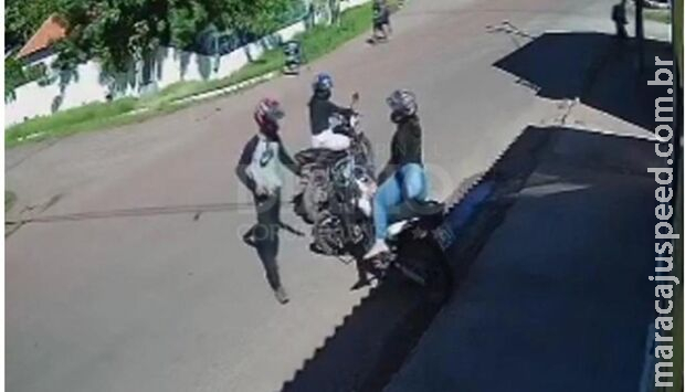 Casal do crime assalta mulher em plena luz do dia em Corumbá Casal do crime assalta mulher em plena luz do dia em Corumbá