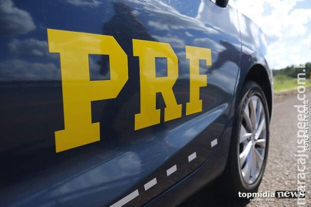 Com pneu furado, traficante foge da PRF, bate em árvore e acaba preso na BR-163