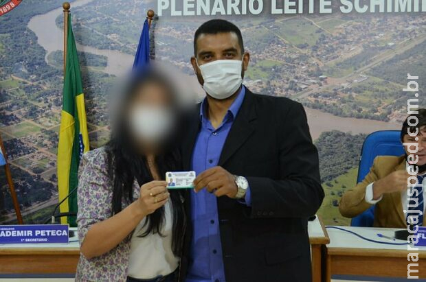 Com R$ 8 mil, secretária da Câmara ganha mais que vereador em Coxim