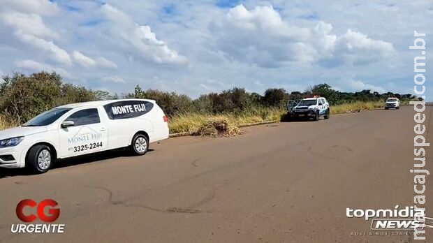Corpo é encontrado nas margens da BR-163; suspeita é que tenha sido queimado Corpo é encontrado nas margens da BR-163; suspeita é que tenha sido queimado